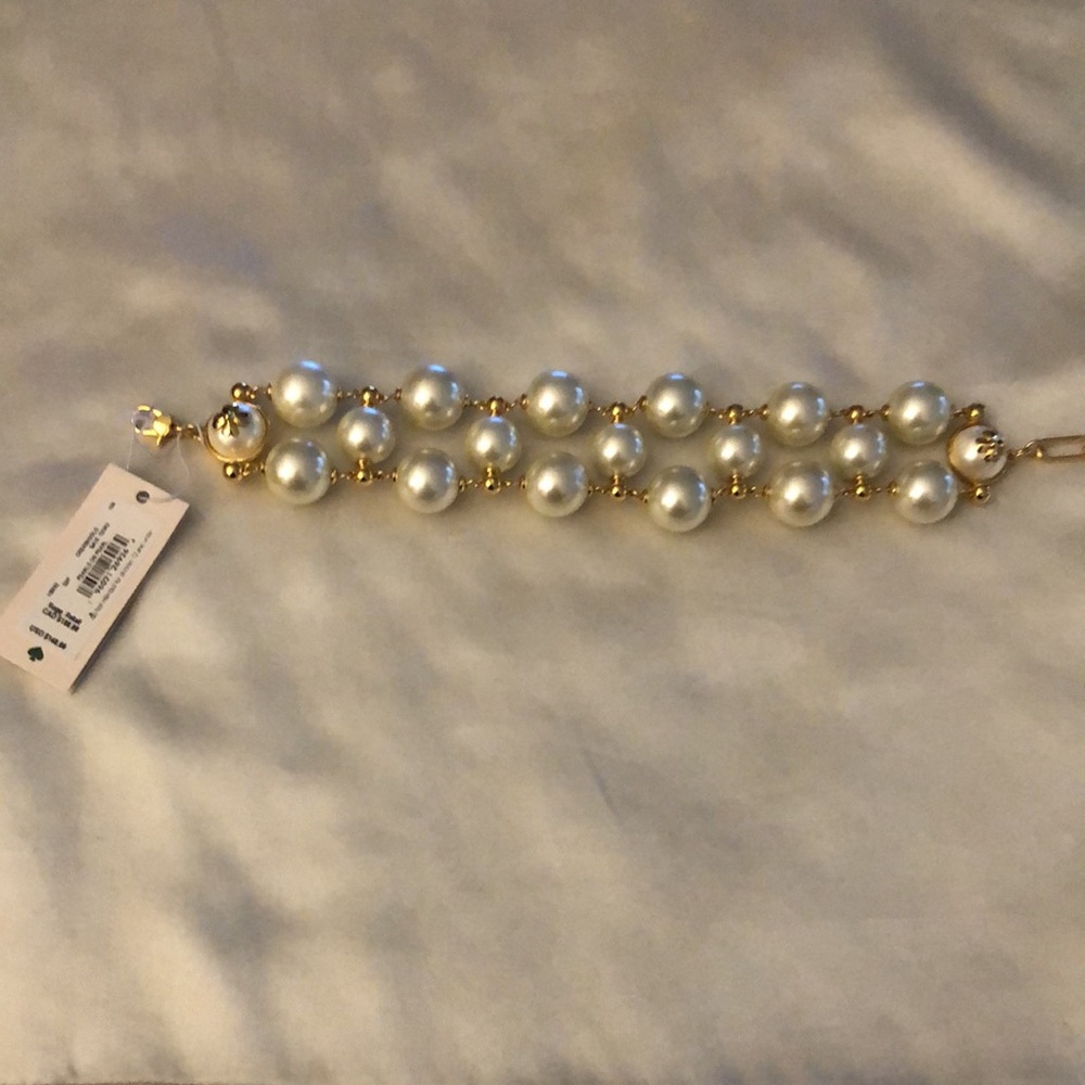 Kate Spade Gold Tone Pearls On Pearl Chunky Bracelet Spade Flower Motif NWT - Picture 12 of 13
